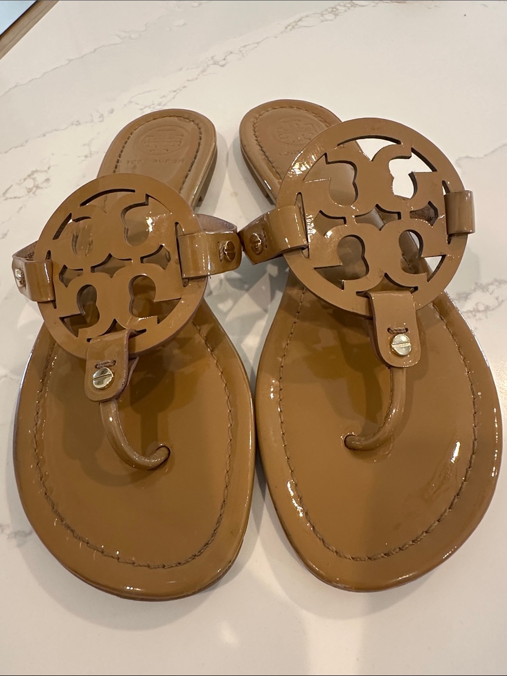 Tory Burch Sand Patent Leather Miller Sandals Size 9
